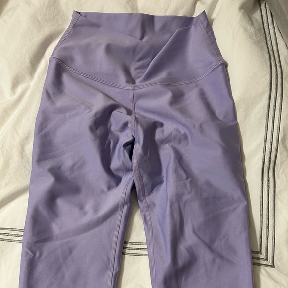 Alo Yoga High-Waist Airlift Legging Violet Skies Medium - Picture 4 of 4
